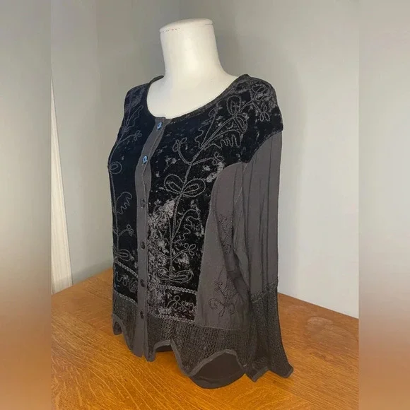 Black Long Sleeve Bell Sleeve Whimsigoth Moody Dark Boho Embroidered Fairy Witch - Picture 3 of 16